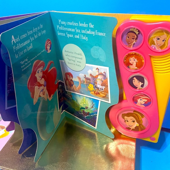 DISNEY PRINCESS AROUND THE WORLD PLAY A SONG & HAPPILY EVER AFTER 3 IN ONE BOOK - Picture 8 of 15